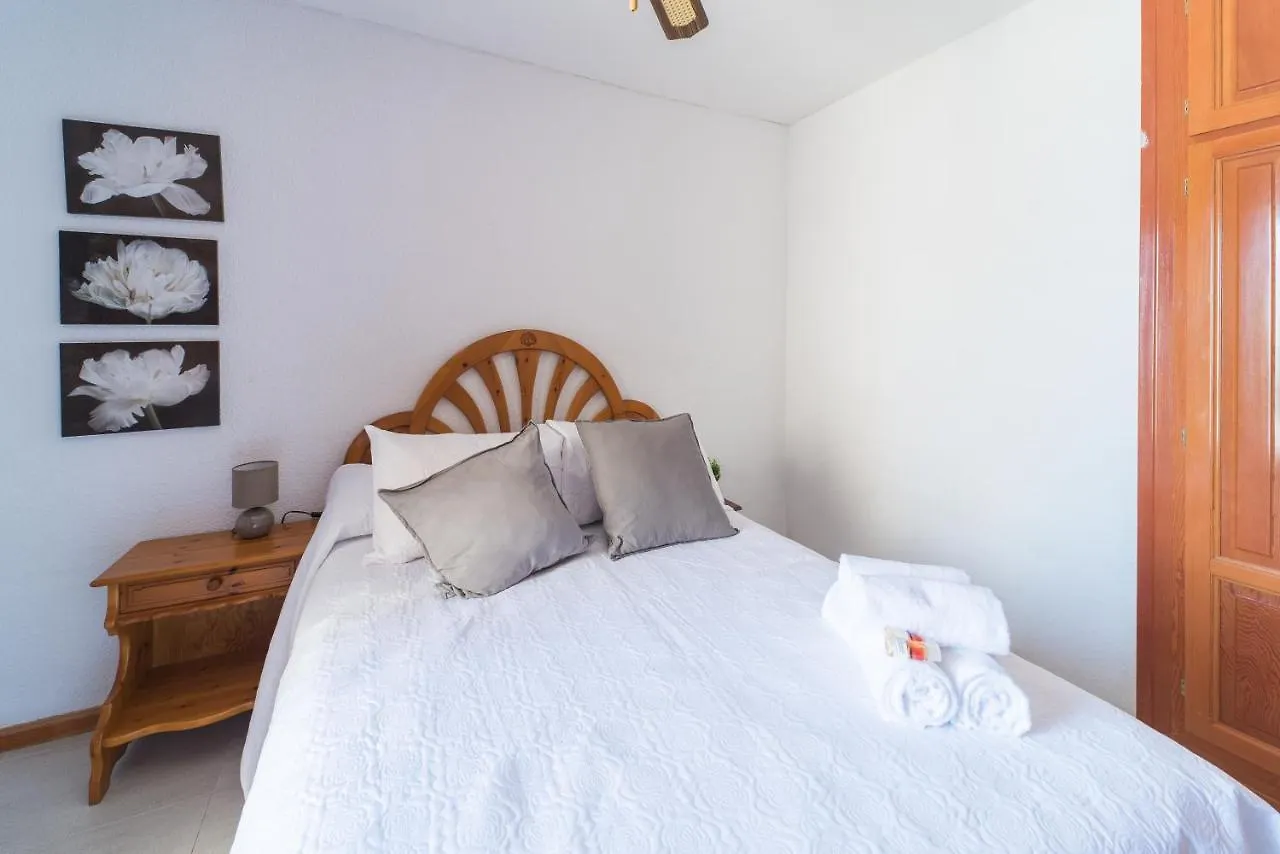 Expoholidays-Chalet Bahari Primera Linea De Playa Roquetas de Mar 0*,  Spain